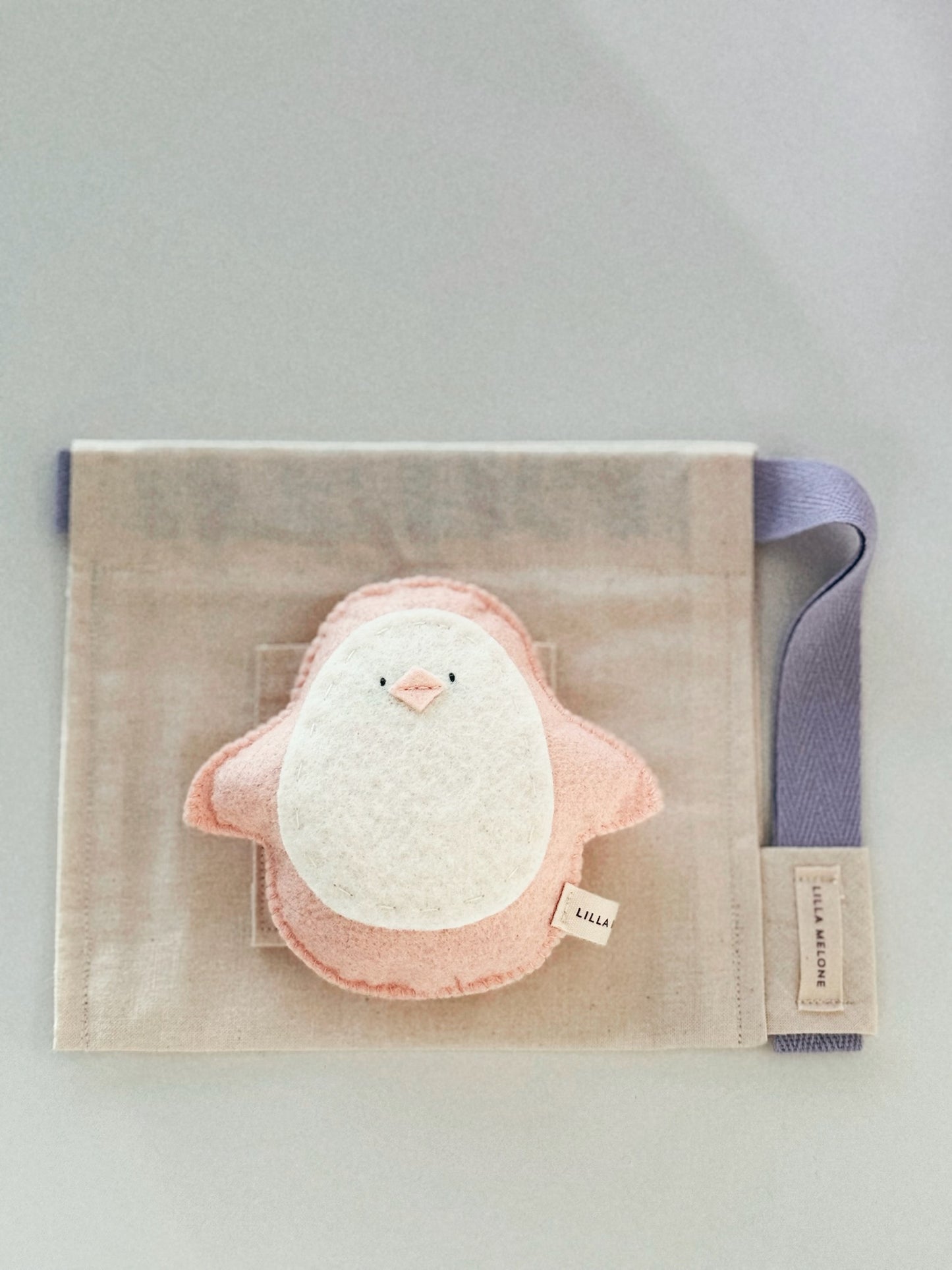Poppy the Penguin (small) / Peach