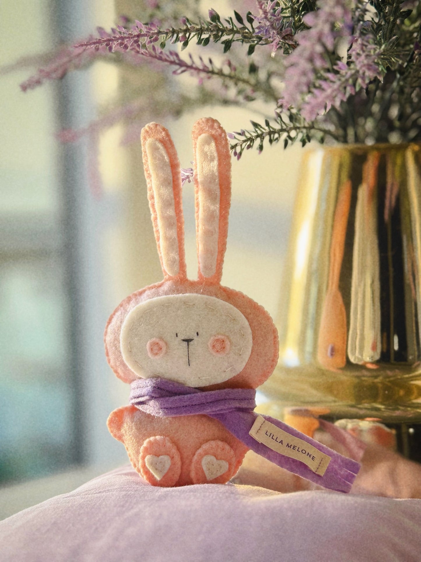 Max the Bunny (small) / Peach