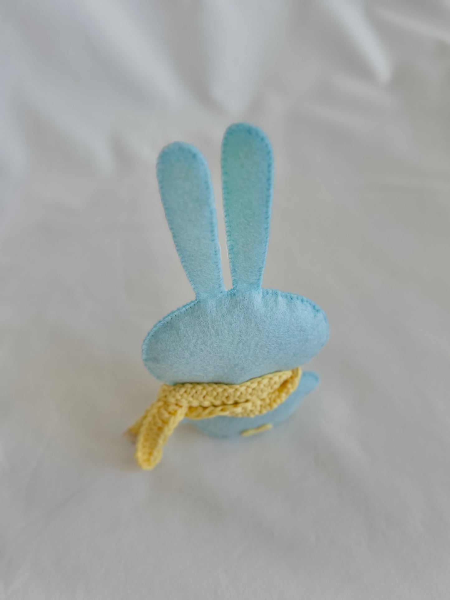 Max the Bunny (small) / Sky Blue with Pastel Yellow