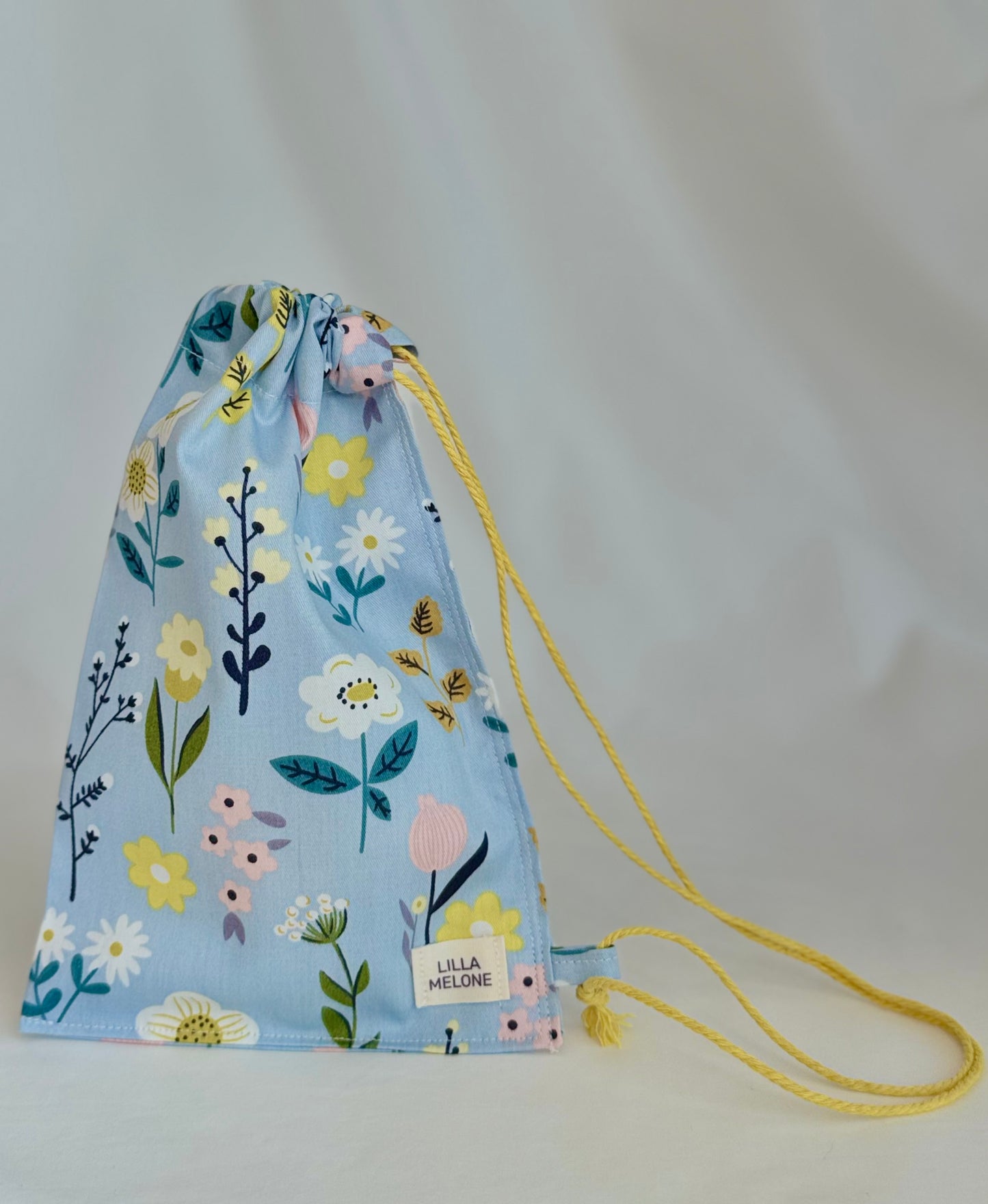 Max the Bunny (small) / Sky Blue with Pastel Yellow