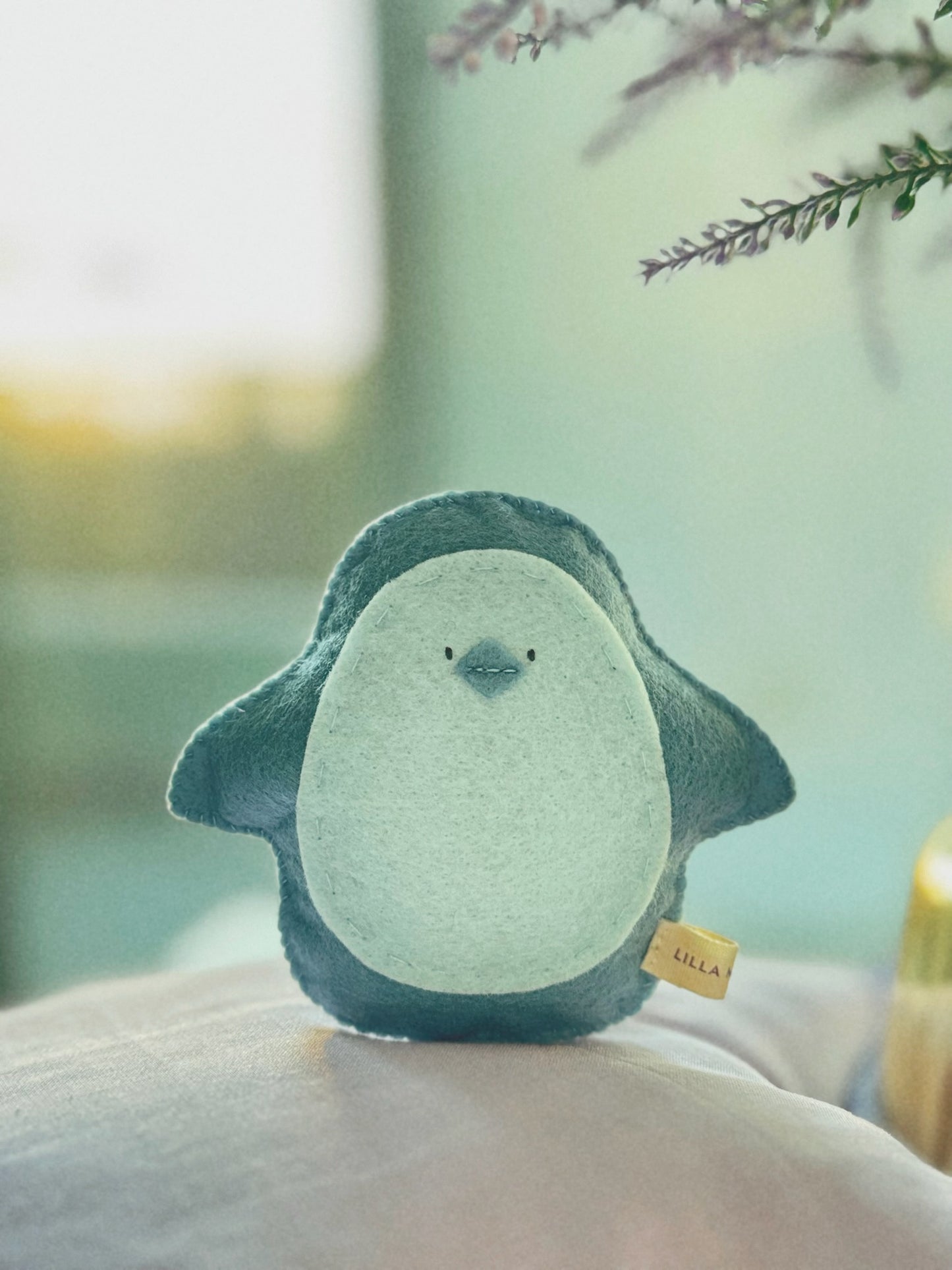 Poppy the Penguin (small) / Sky Blue