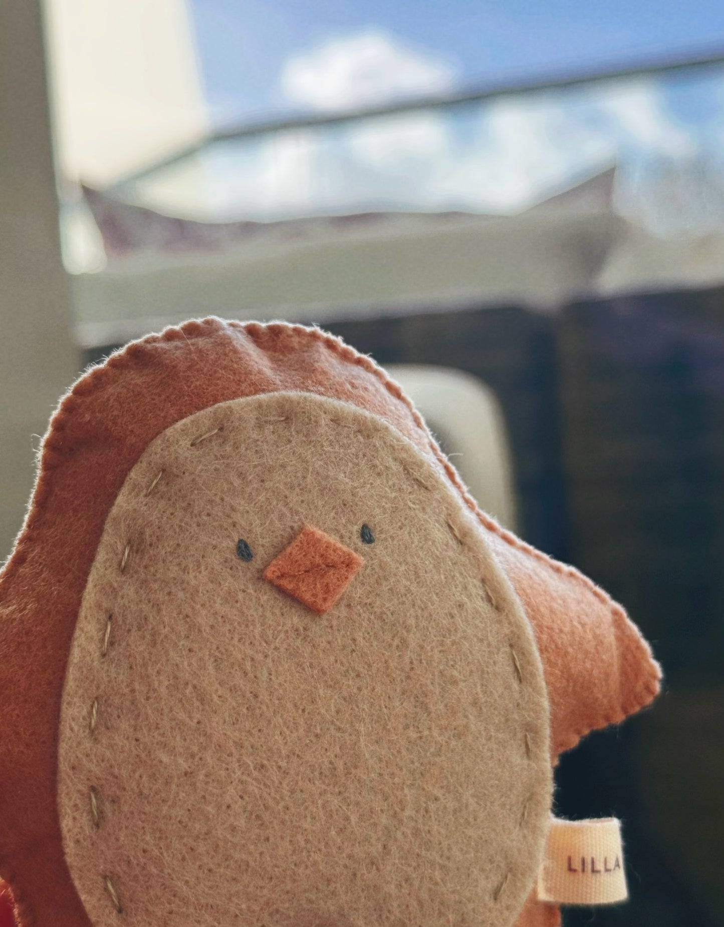 Poppy the Penguin (small) / Mocha