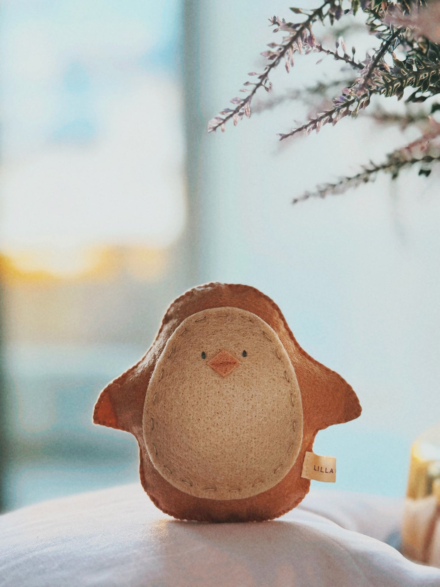 Poppy the Penguin (small) / Mocha